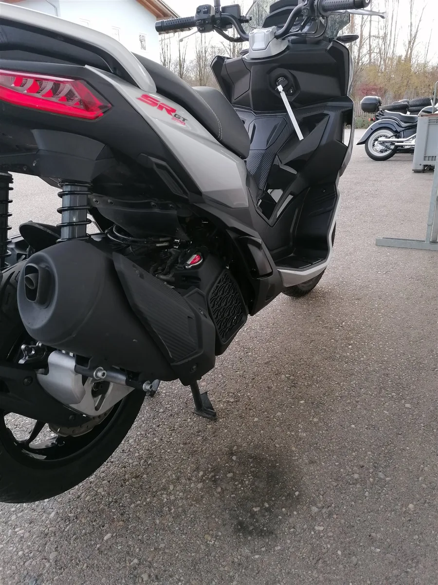 Aprilia SR GT 200