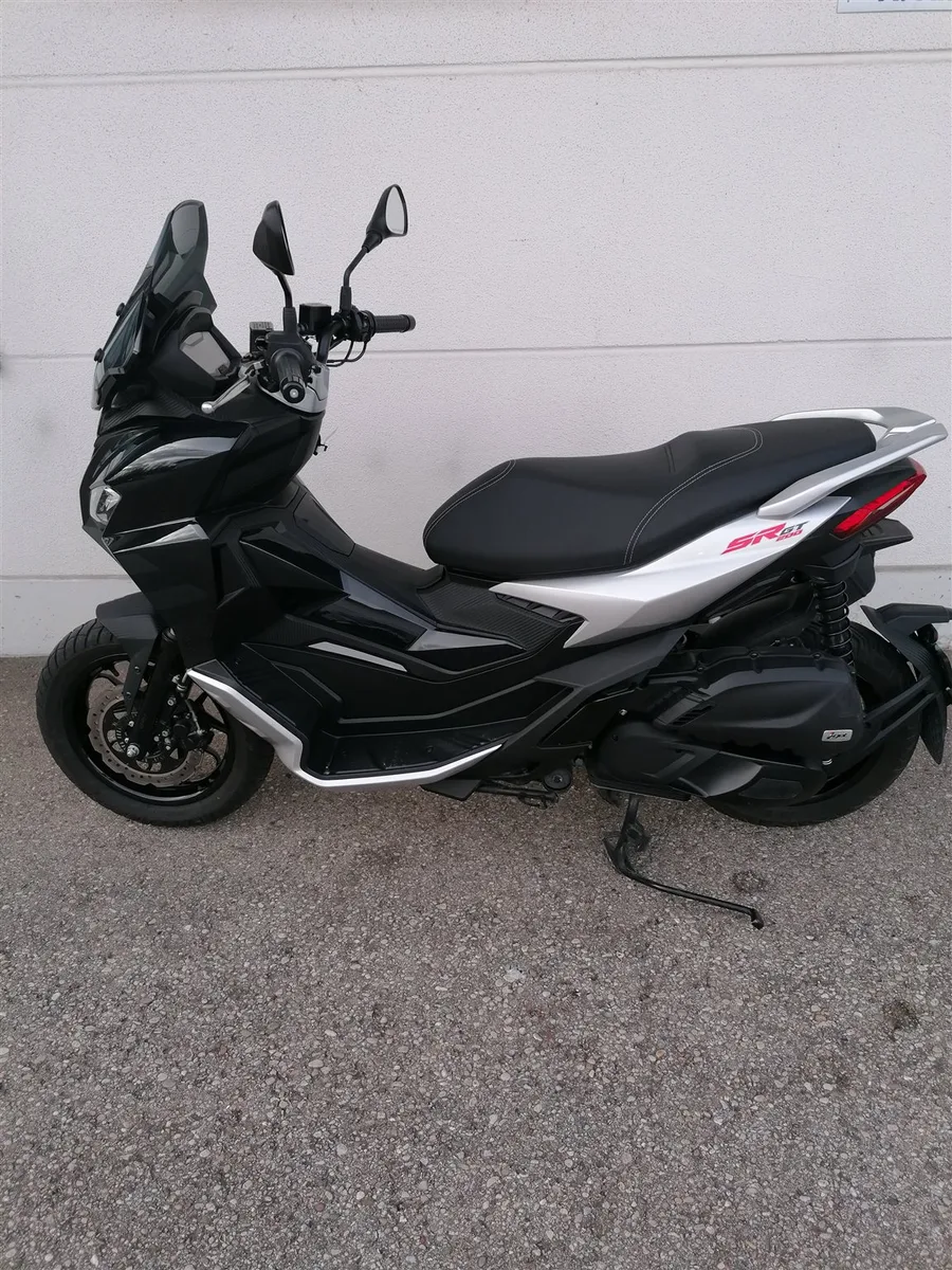 Aprilia SR GT 200