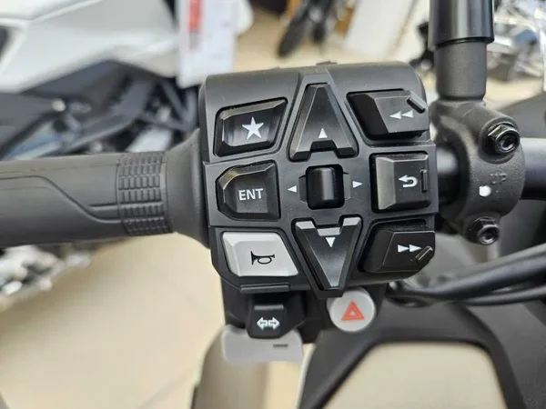 Honda NT1100 DCT Electronic Suspension