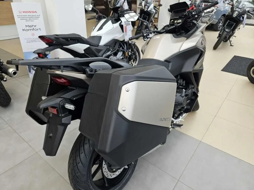 Honda NT1100 DCT Electronic Suspension