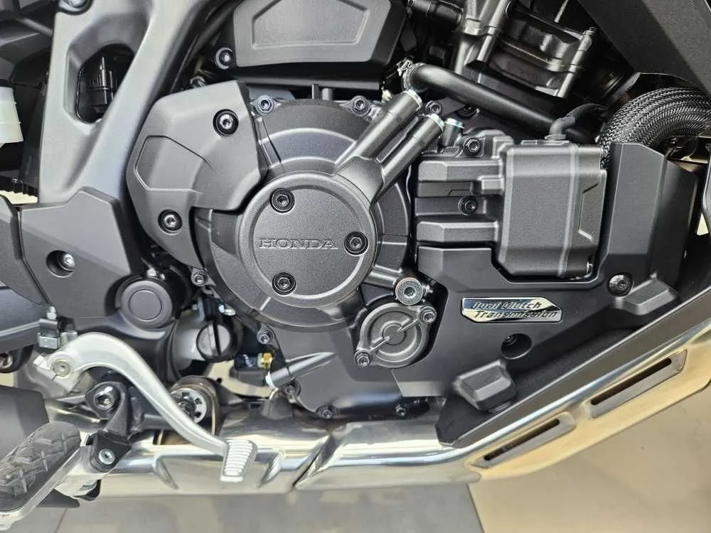 Honda NT1100 DCT Electronic Suspension