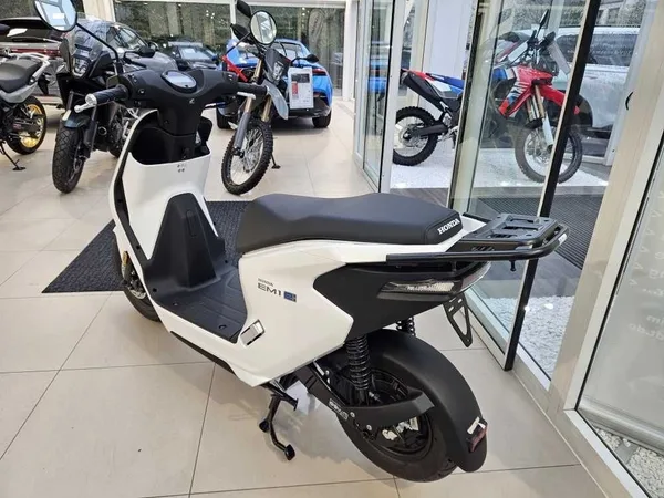 Honda EM1 e