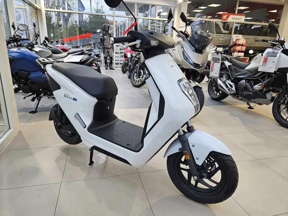 Honda EM1 e