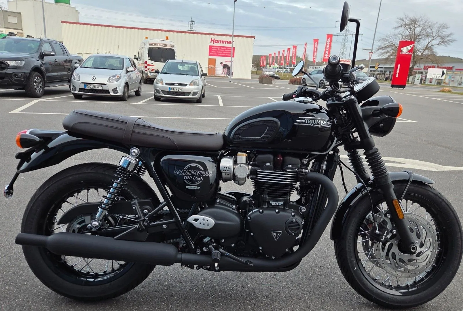 Triumph Bonneville T120 Black