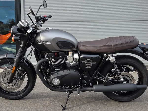 Triumph Bonneville T120 Black