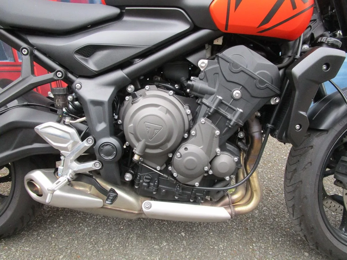 Triumph Trident 660