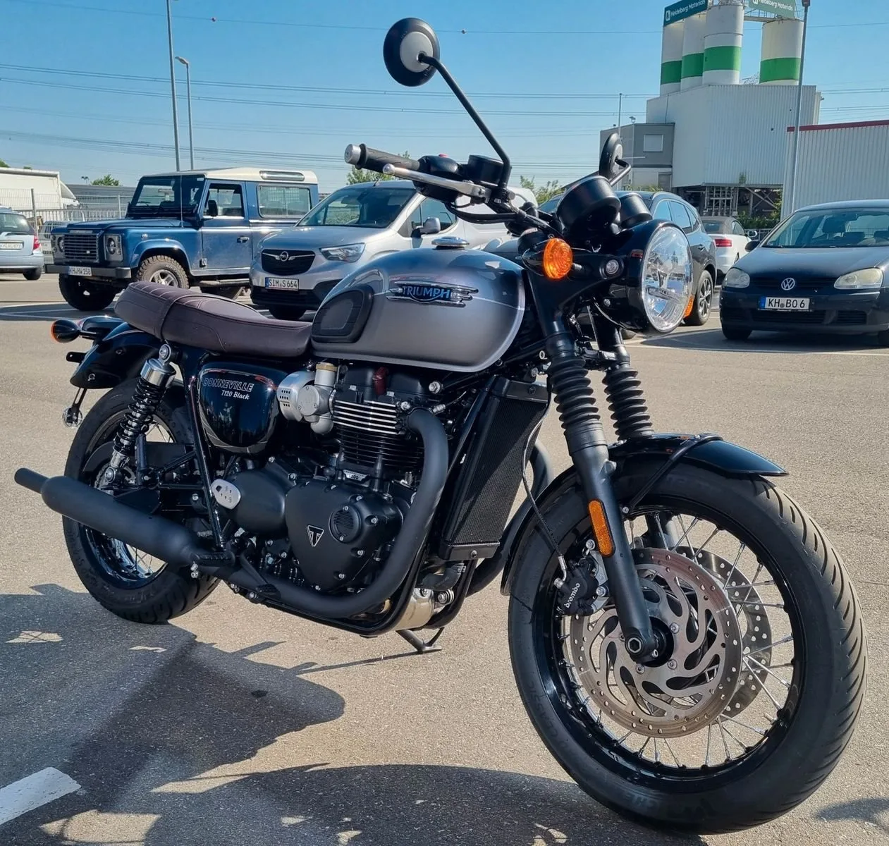 Triumph Bonneville T120 Black
