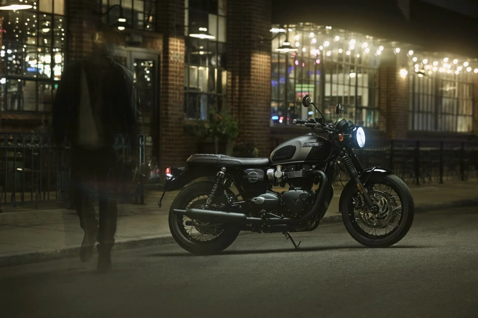 Triumph Bonneville T120 Black