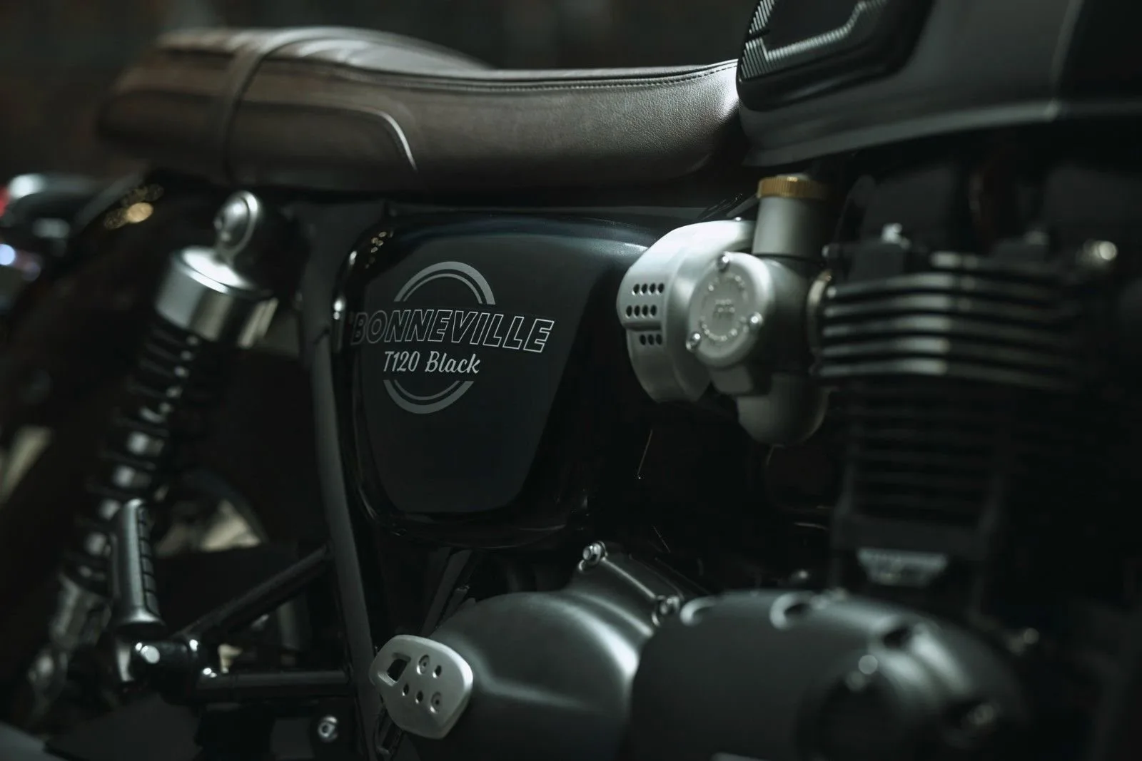Triumph Bonneville T120 Black