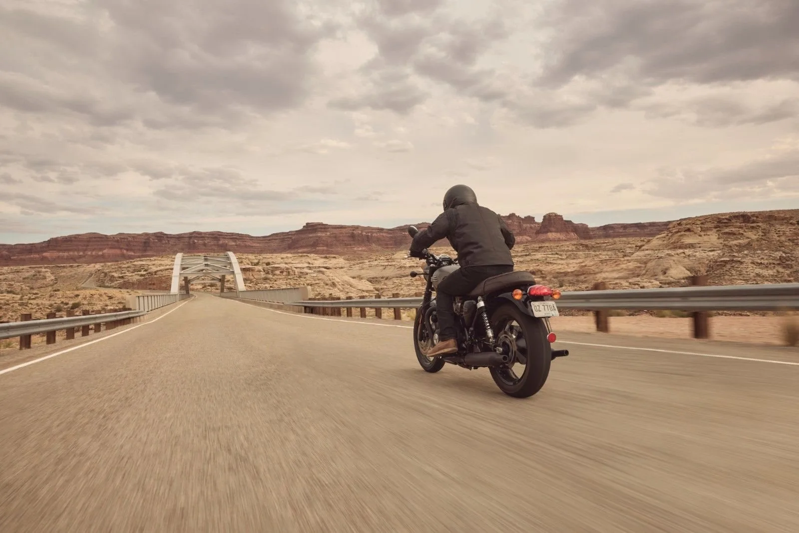 Triumph Bonneville T120 Black