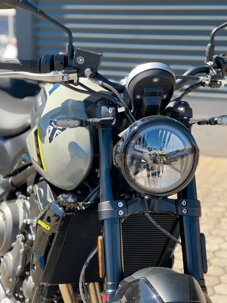 Triumph Trident 660