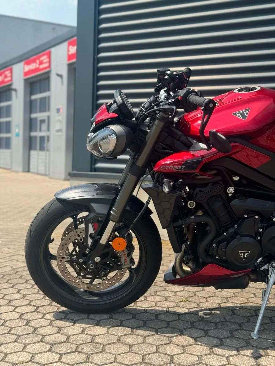 Triumph Street Triple RS