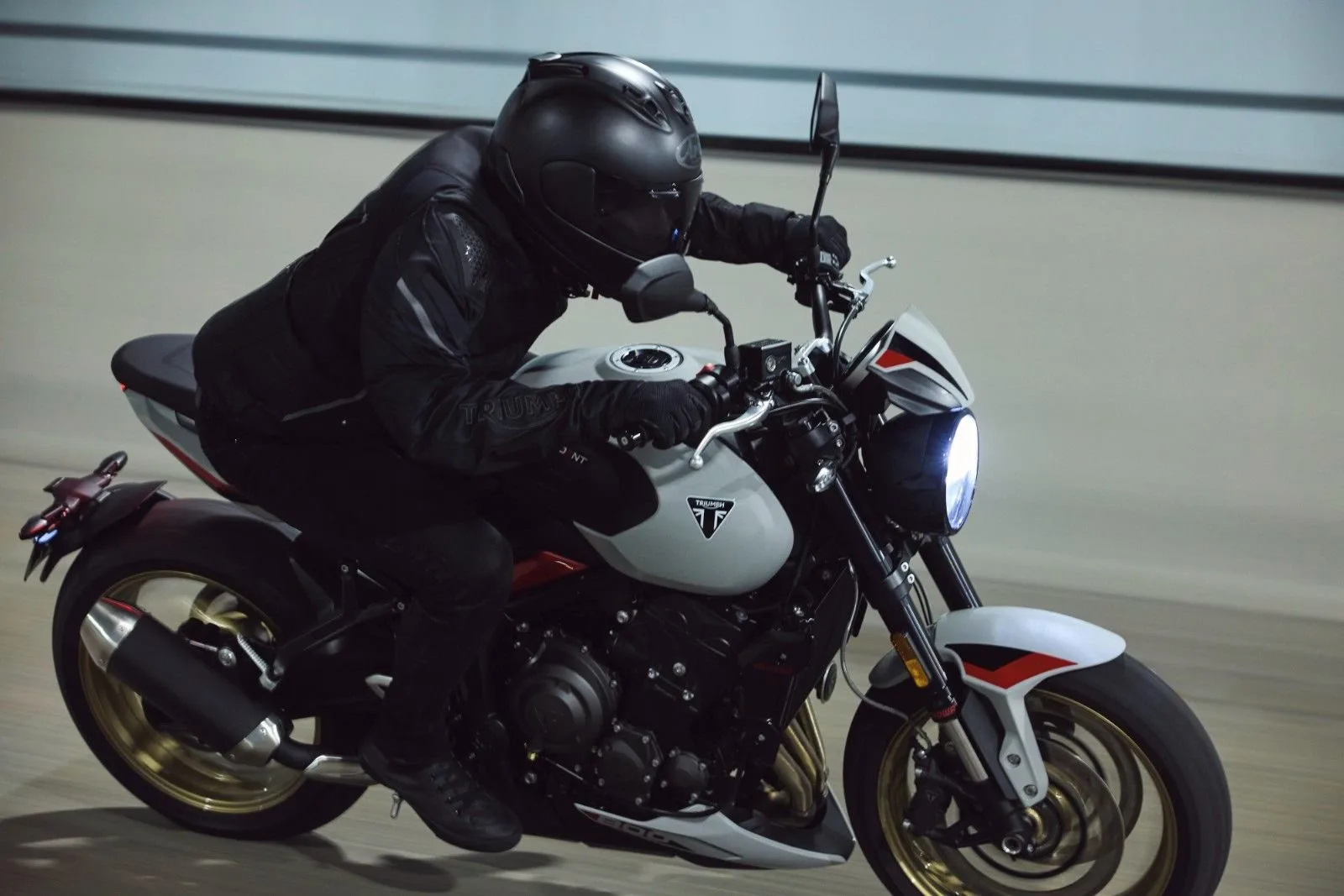 Triumph Trident 800