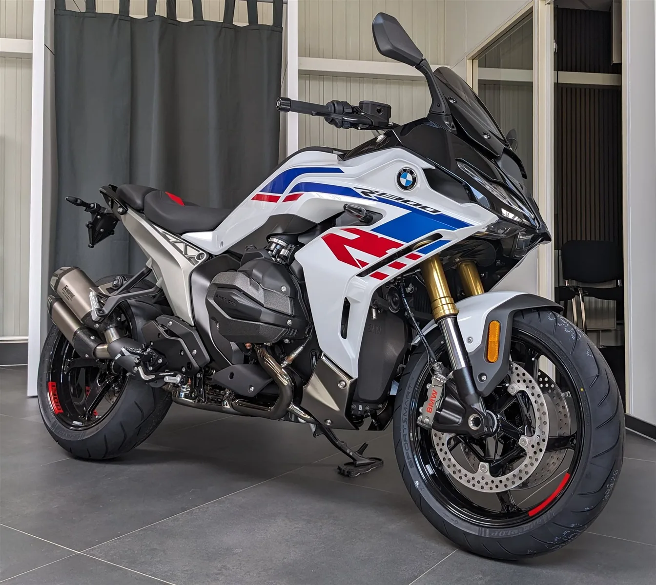 BMW R 1300 RS Performance, Akrapovic