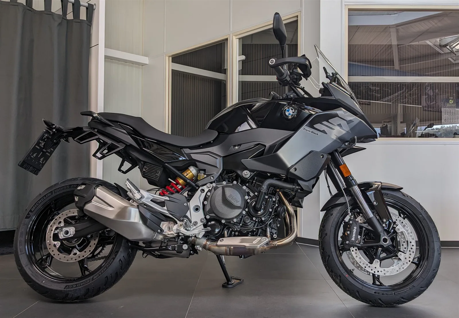 BMW F 900 XR Triple Black Komfort Dynamik Paket