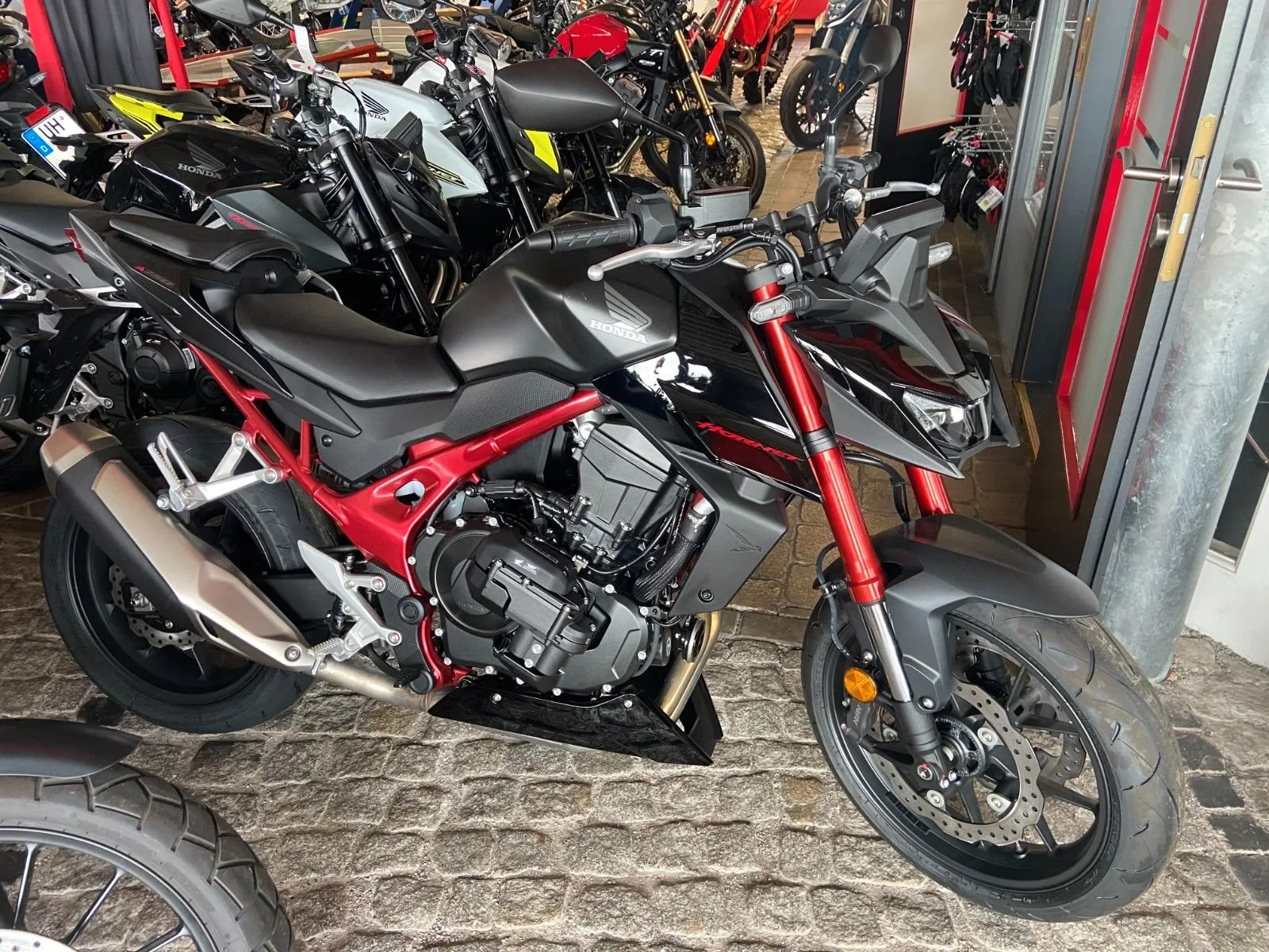Honda CB750 Hornet E-Clutch