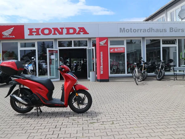Honda SH150i Honda SH 150i mit einem Jahr Garantie, Roller ist Scheckheft gepflegt.