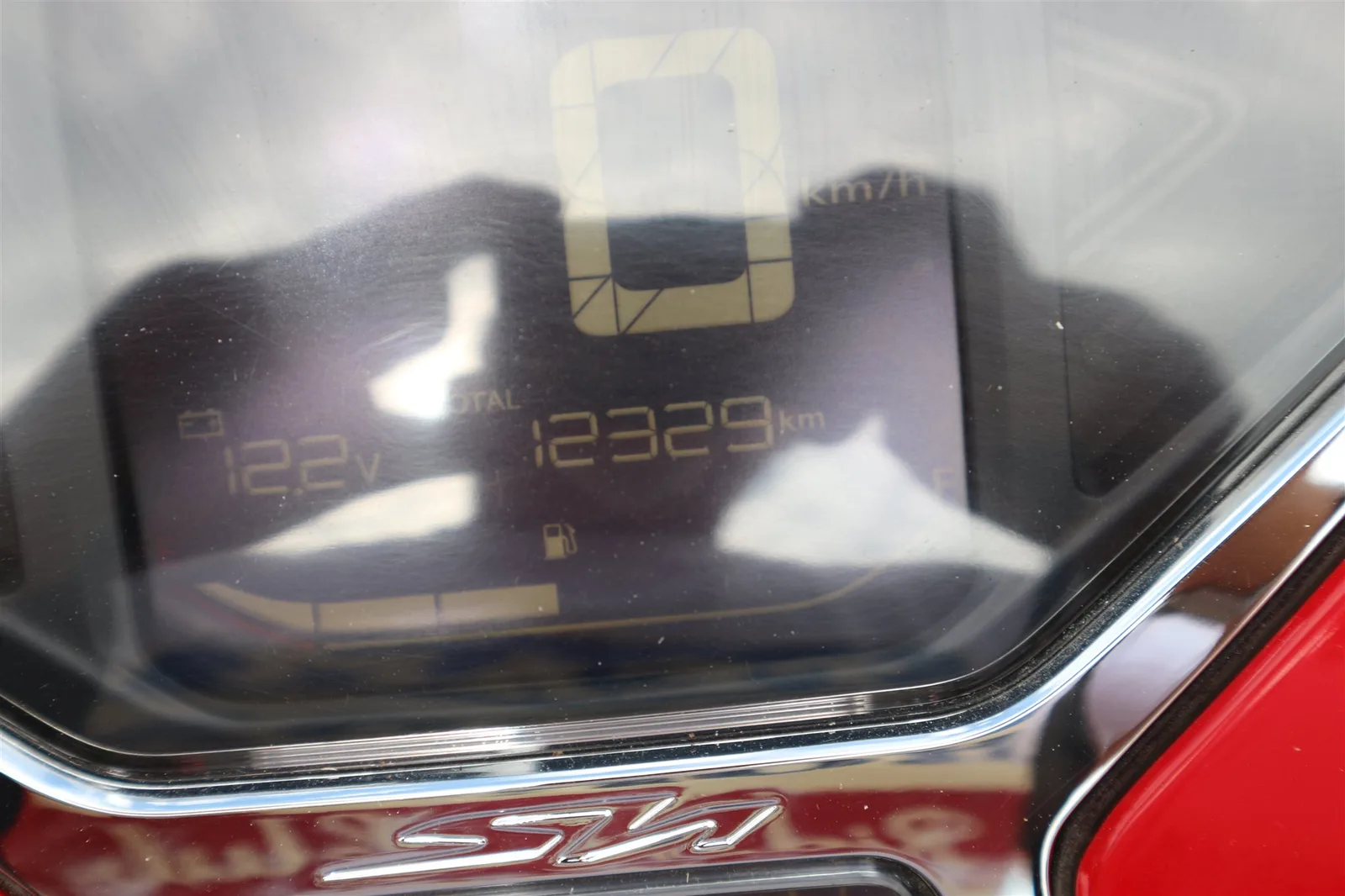 Honda SH150i Honda SH 150i mit einem Jahr Garantie, Roller ist Scheckheft gepflegt.