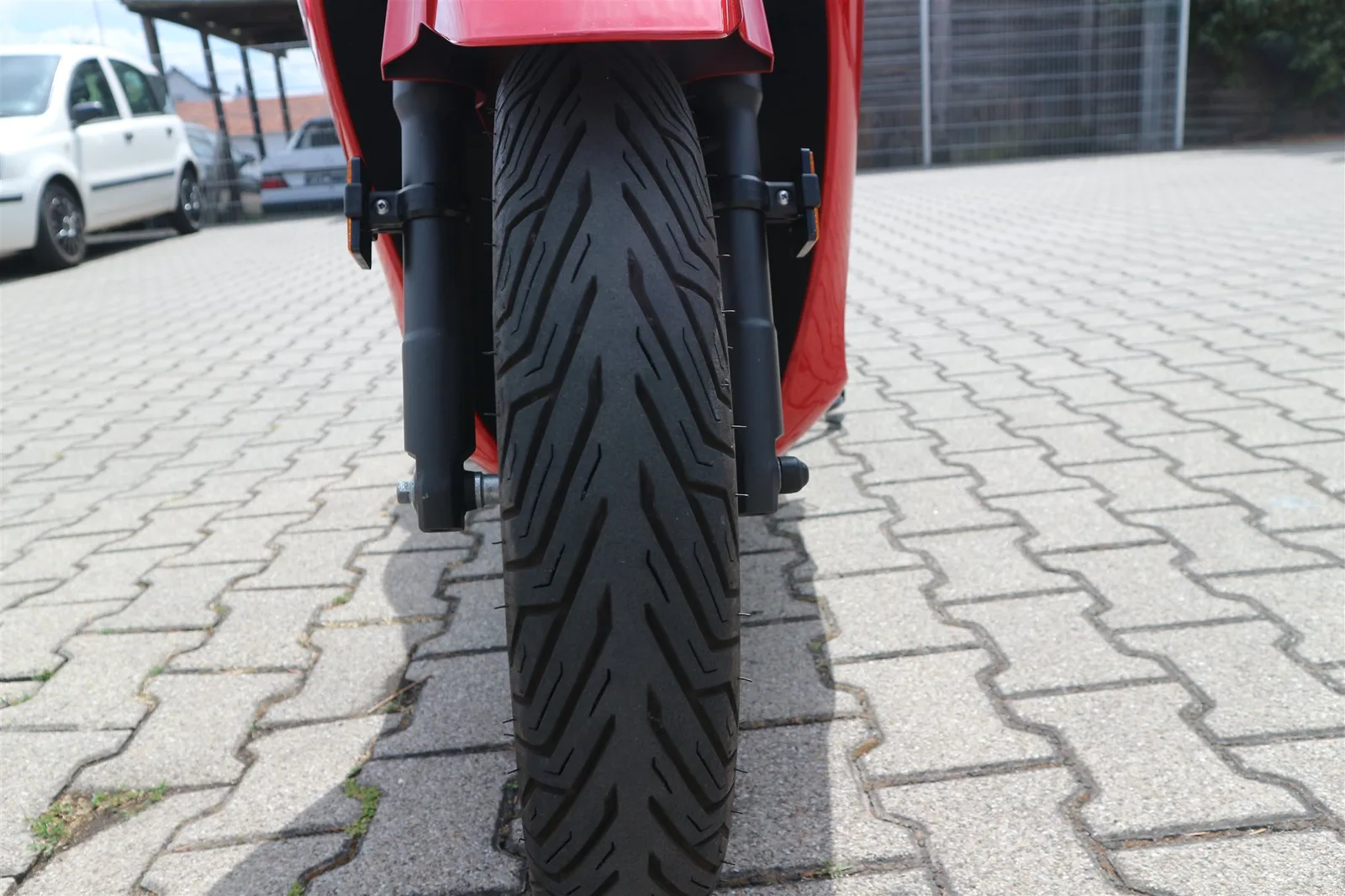 Honda SH150i Honda SH 150i mit einem Jahr Garantie, Roller ist Scheckheft gepflegt.