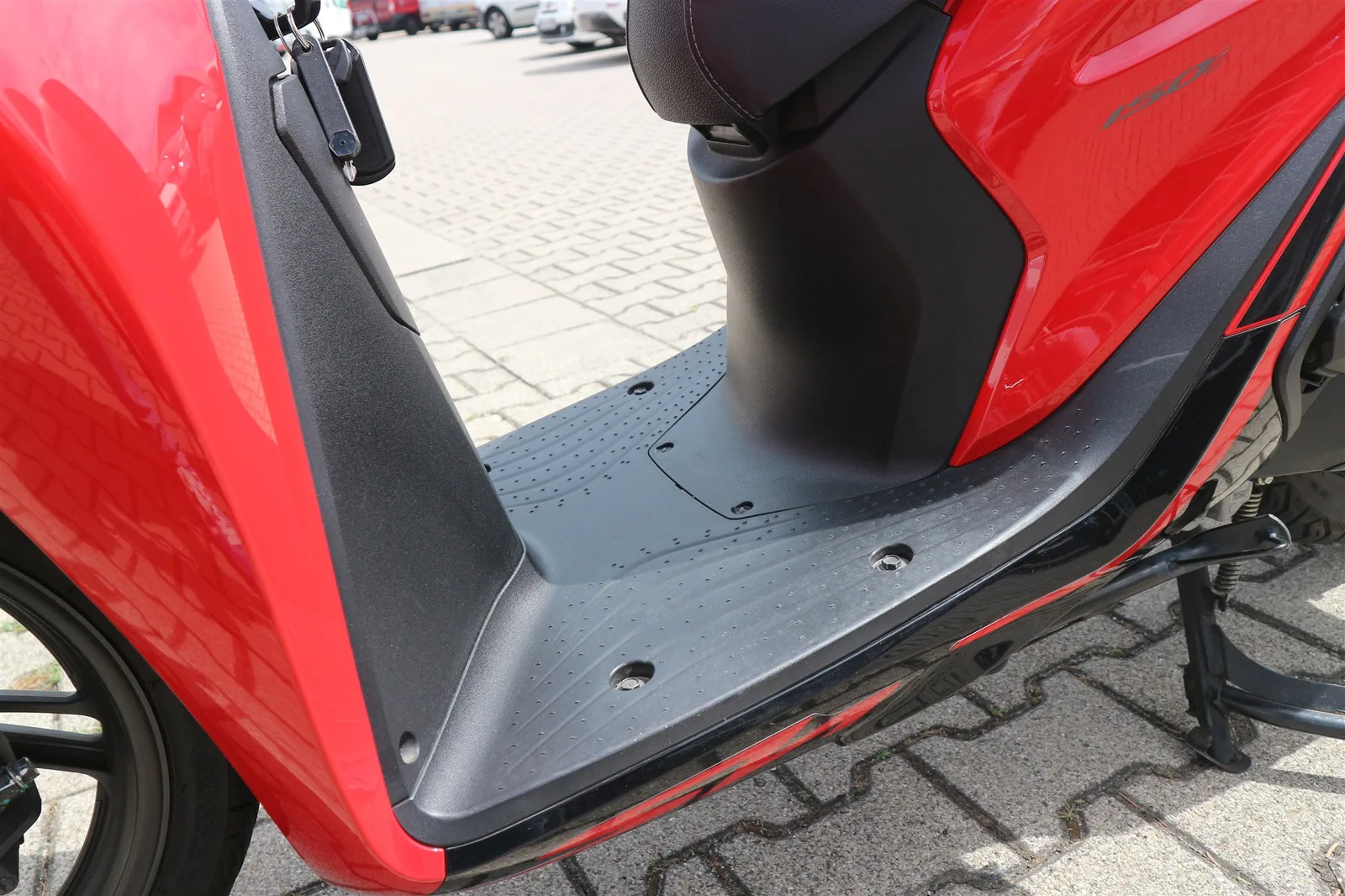 Honda SH150i Honda SH 150i mit einem Jahr Garantie, Roller ist Scheckheft gepflegt.