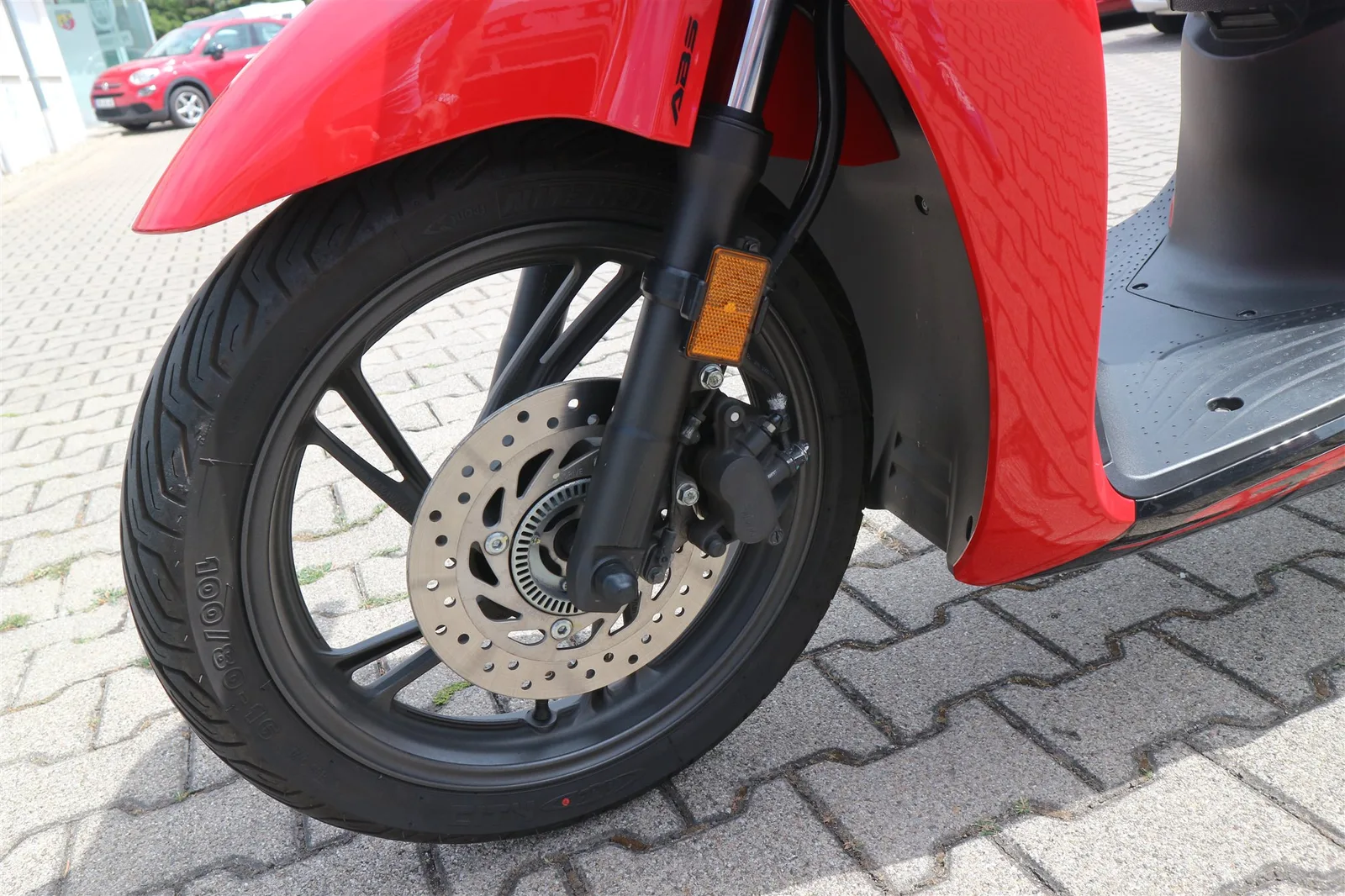 Honda SH150i Honda SH 150i mit einem Jahr Garantie, Roller ist Scheckheft gepflegt.