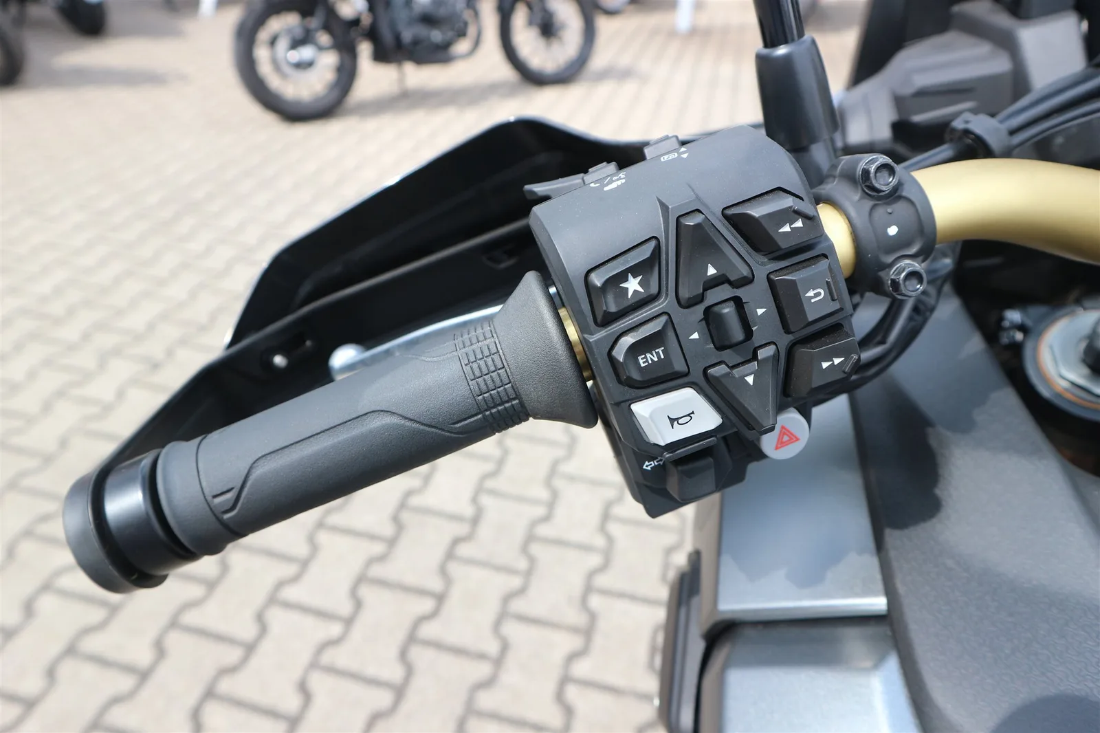 Honda CRF1100L Africa Twin ES Honda Africa Twin Adventure Sport mit ES Fahrwerk und 6 Jahren Garantie