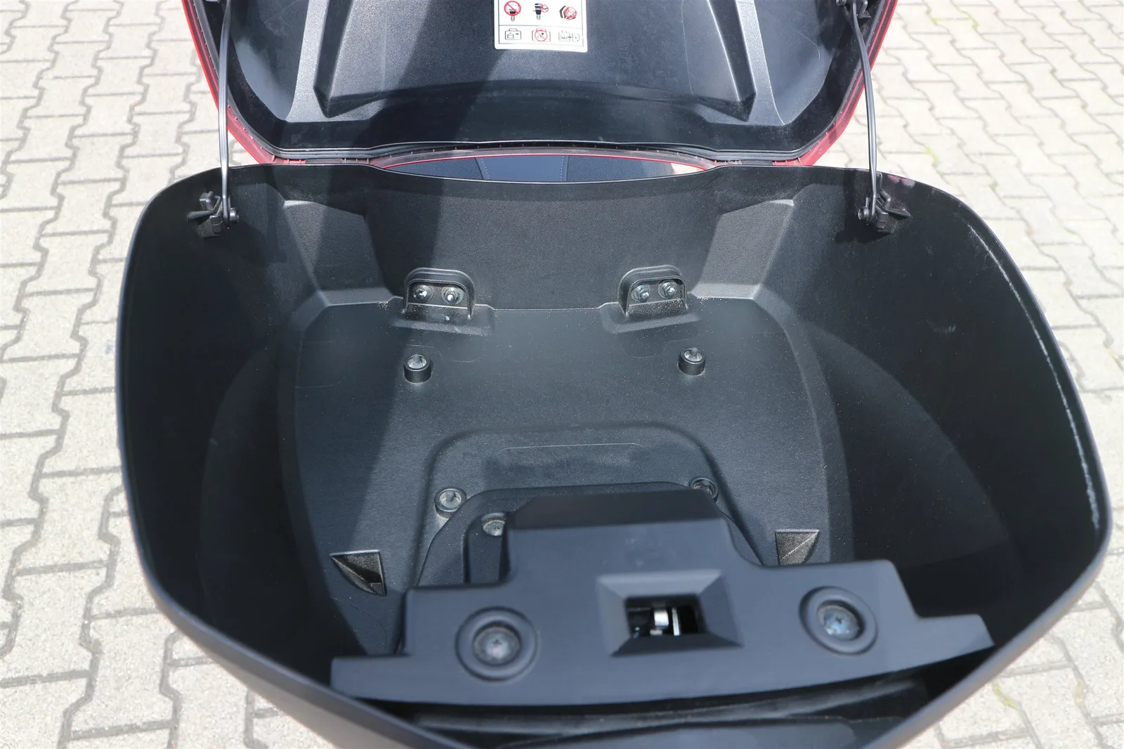 Honda SH150i Honda SH 150i mit einem Jahr Garantie, Roller ist Scheckheft gepflegt.