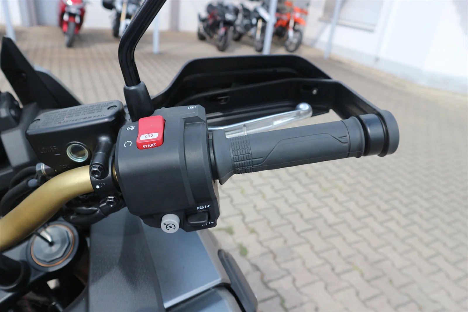 Honda CRF1100L Africa Twin ES Honda Africa Twin Adventure Sport mit ES Fahrwerk und 6 Jahren Garantie
