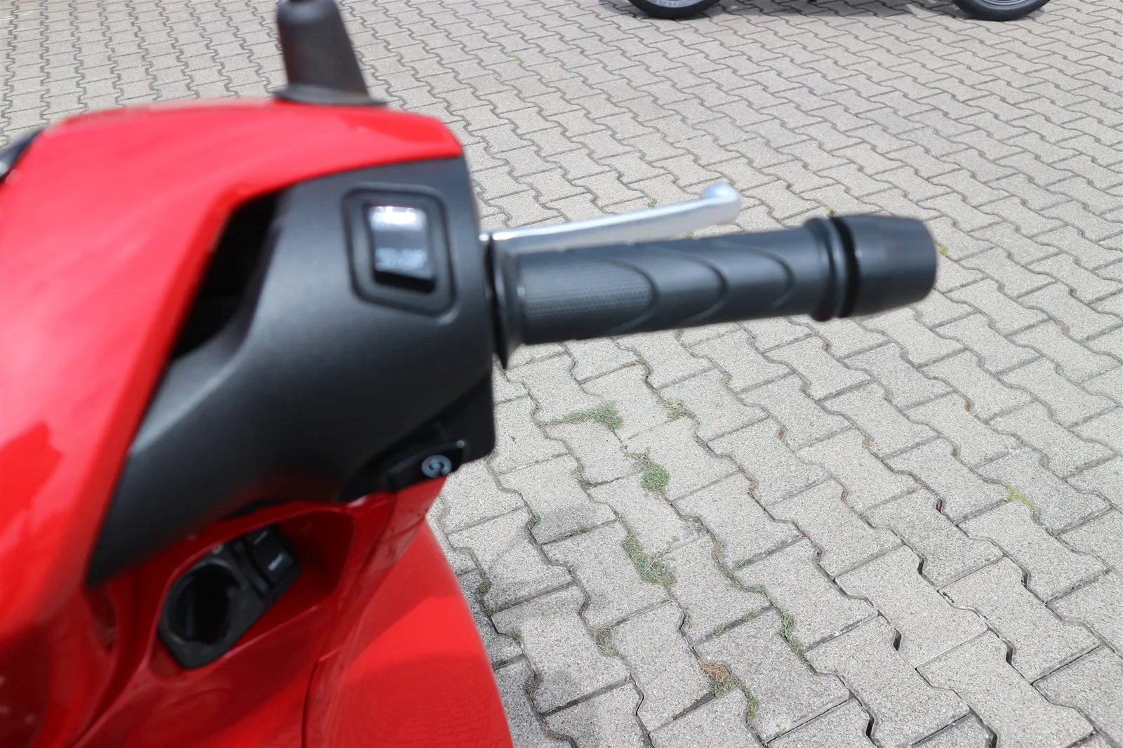 Honda SH150i Honda SH 150i mit einem Jahr Garantie, Roller ist Scheckheft gepflegt.