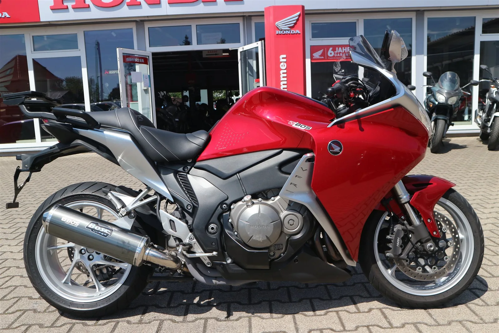 Honda VFR 1200 F Sehr gepflegte Honda VFR1200F SC63 mit einem Jahr Garantie