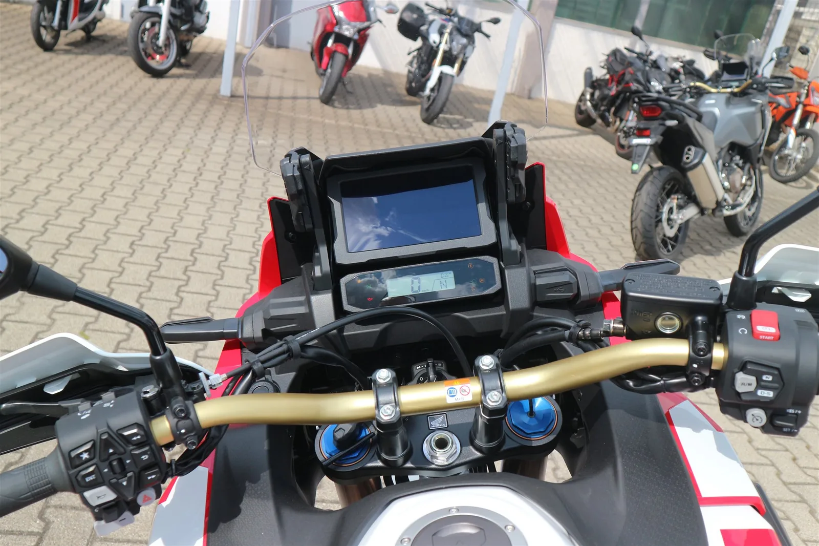 Honda CRF1100L Africa Twin Adventure Sports DCT Honda CRF1100 Africa Twin Adventure Sports DCT, ES Fahrwerk und 6 Jahre Garantie ab Tag der Erstzulassung