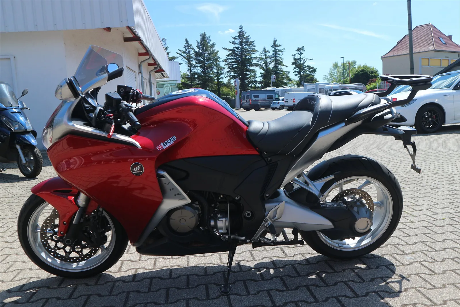 Honda VFR 1200 F Sehr gepflegte Honda VFR1200F SC63 mit einem Jahr Garantie