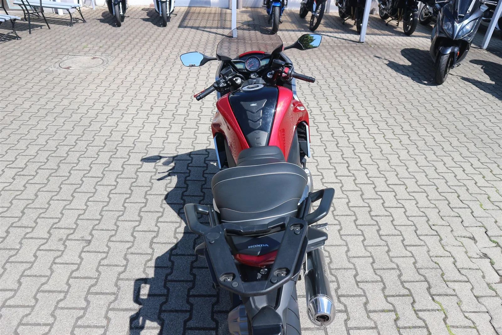 Honda VFR 1200 F Sehr gepflegte Honda VFR1200F SC63 mit einem Jahr Garantie