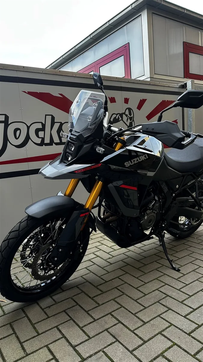 Suzuki V-Strom 800DE M5