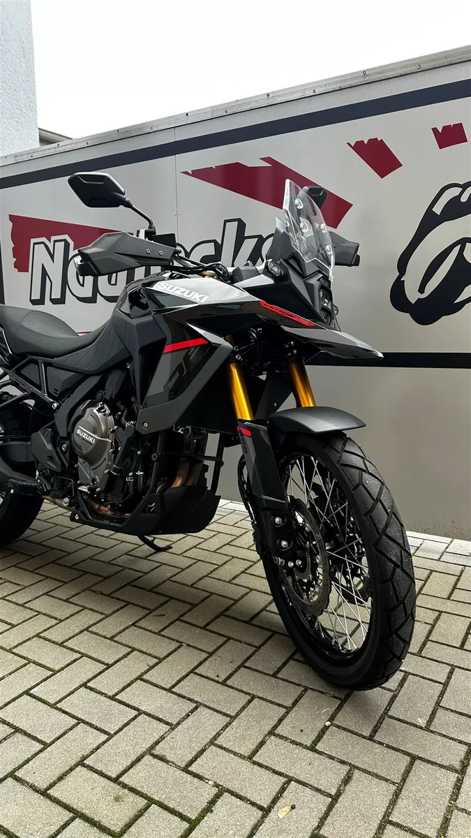 Suzuki V-Strom 800DE M5