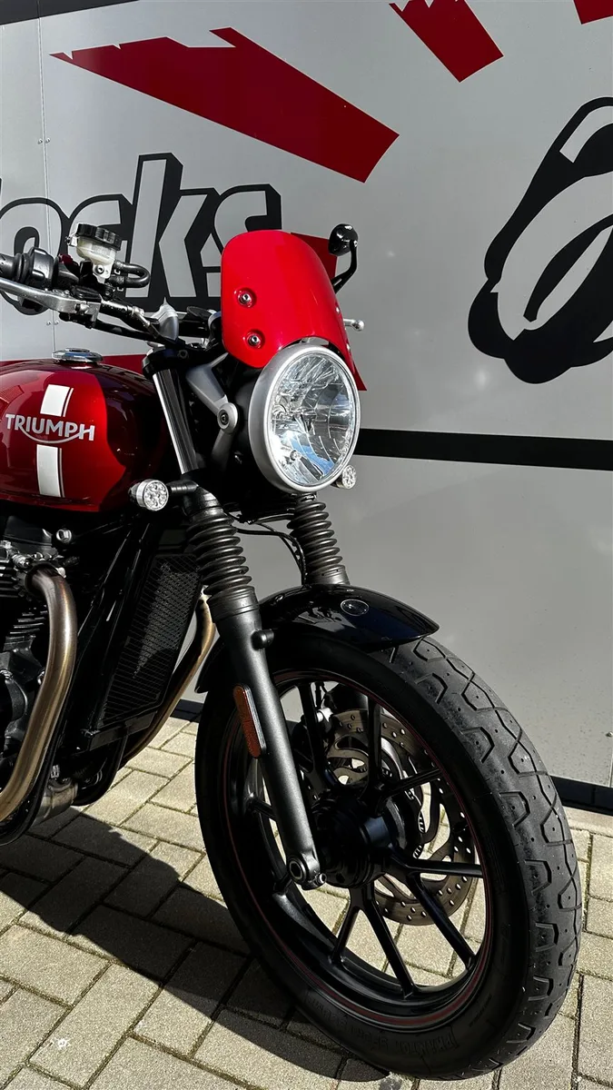 Triumph Street Twin