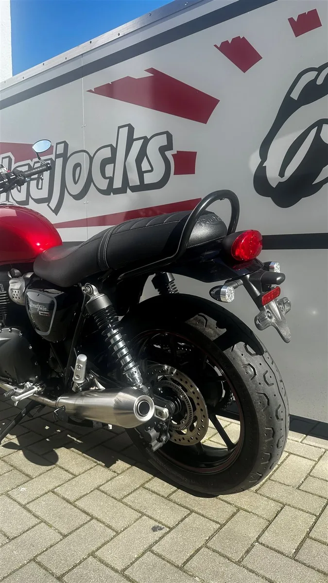 Triumph Street Twin