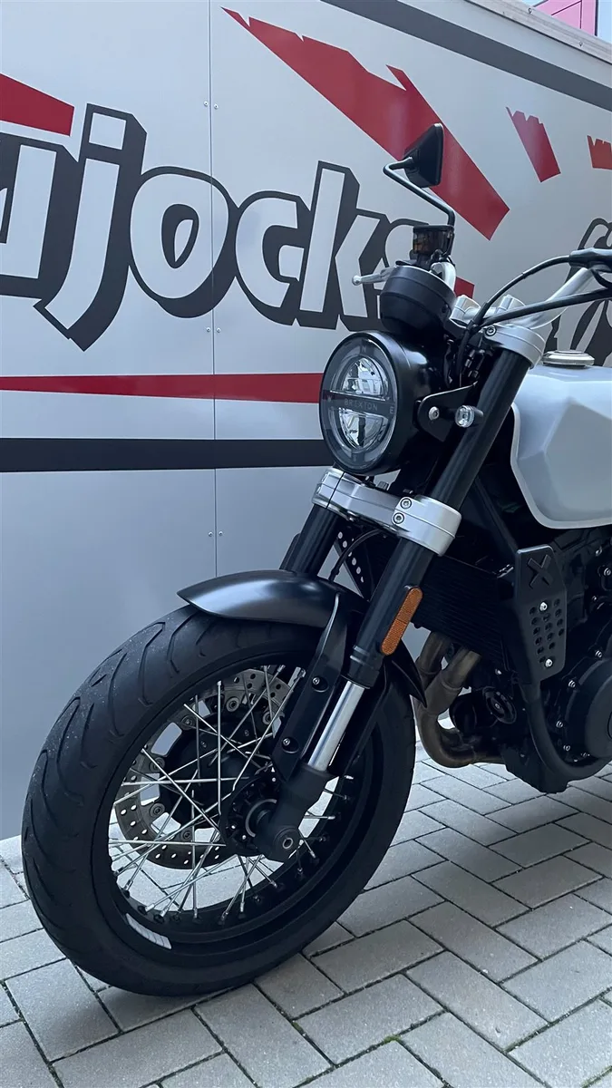 Brixton Crossfire 500