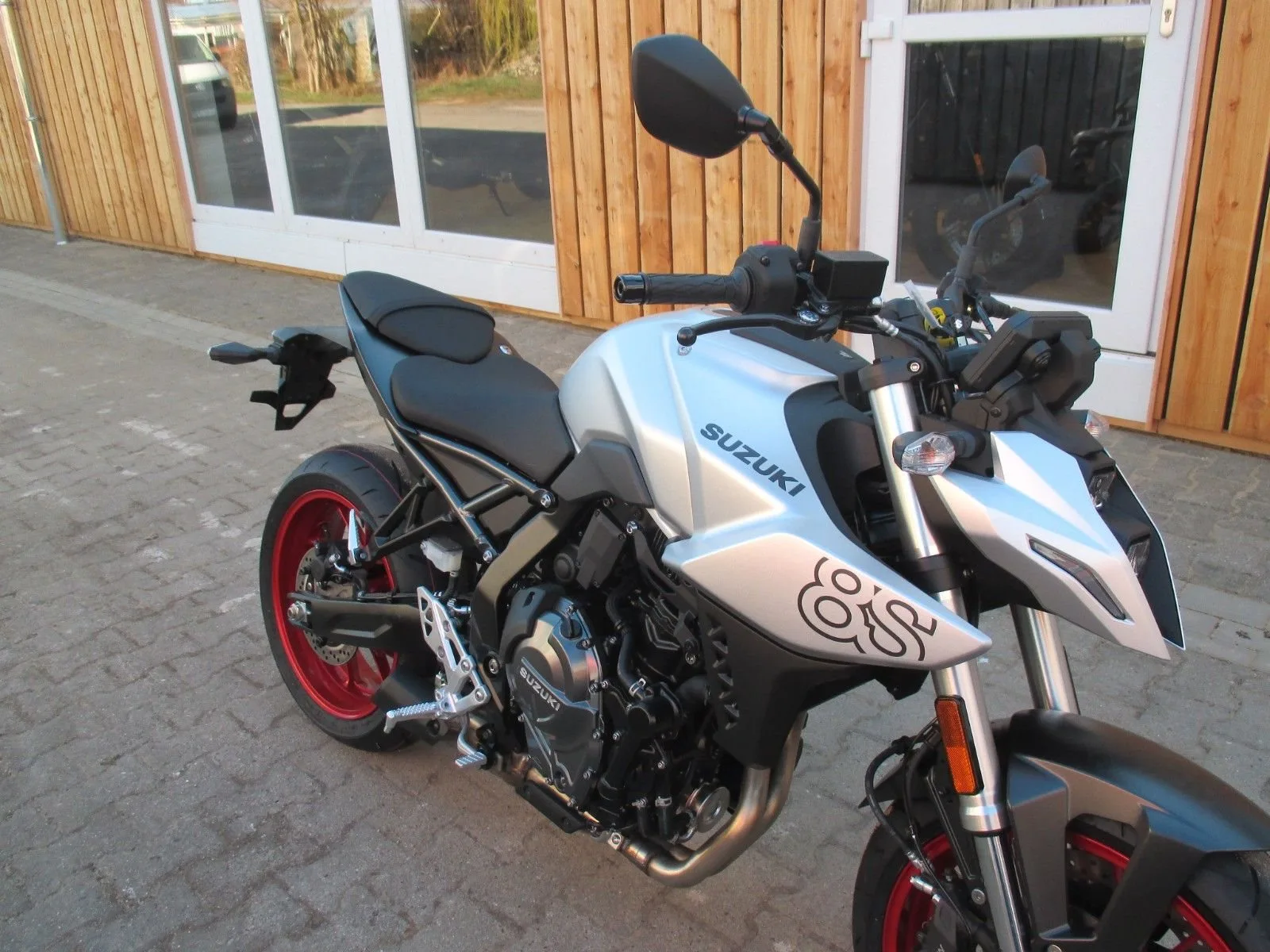 Suzuki GSX-8S