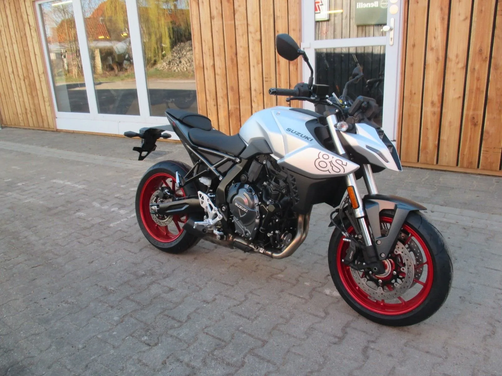Suzuki GSX-8S