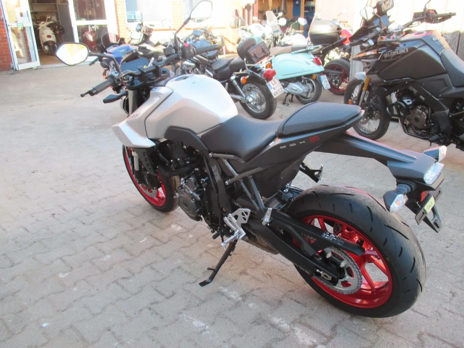 Suzuki GSX-8S