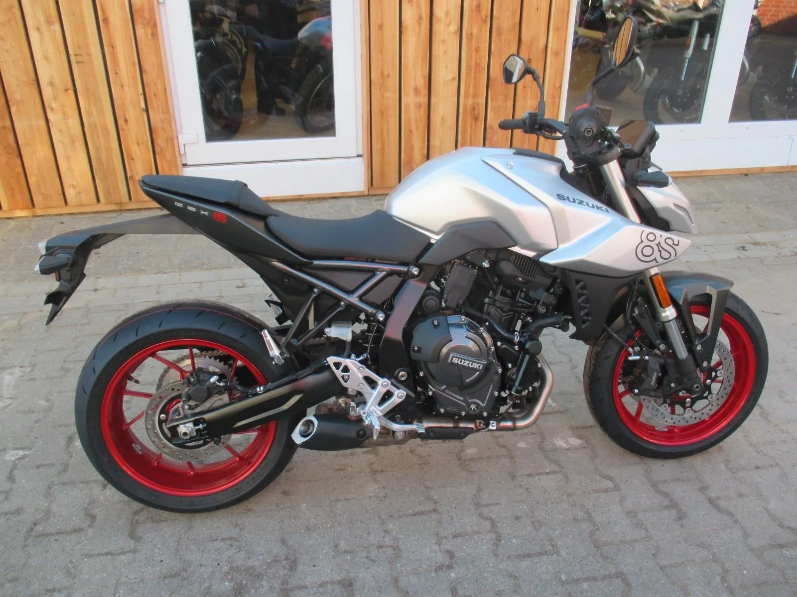 Suzuki GSX-8S