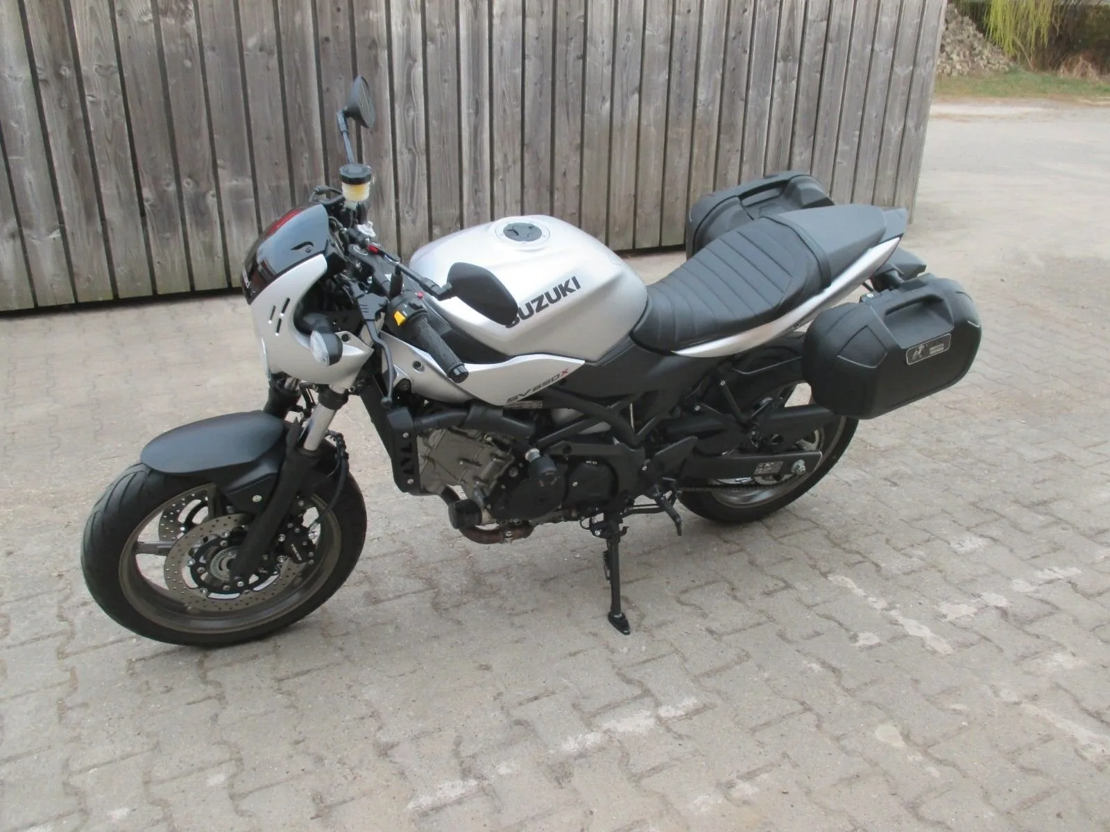 Suzuki SV650X