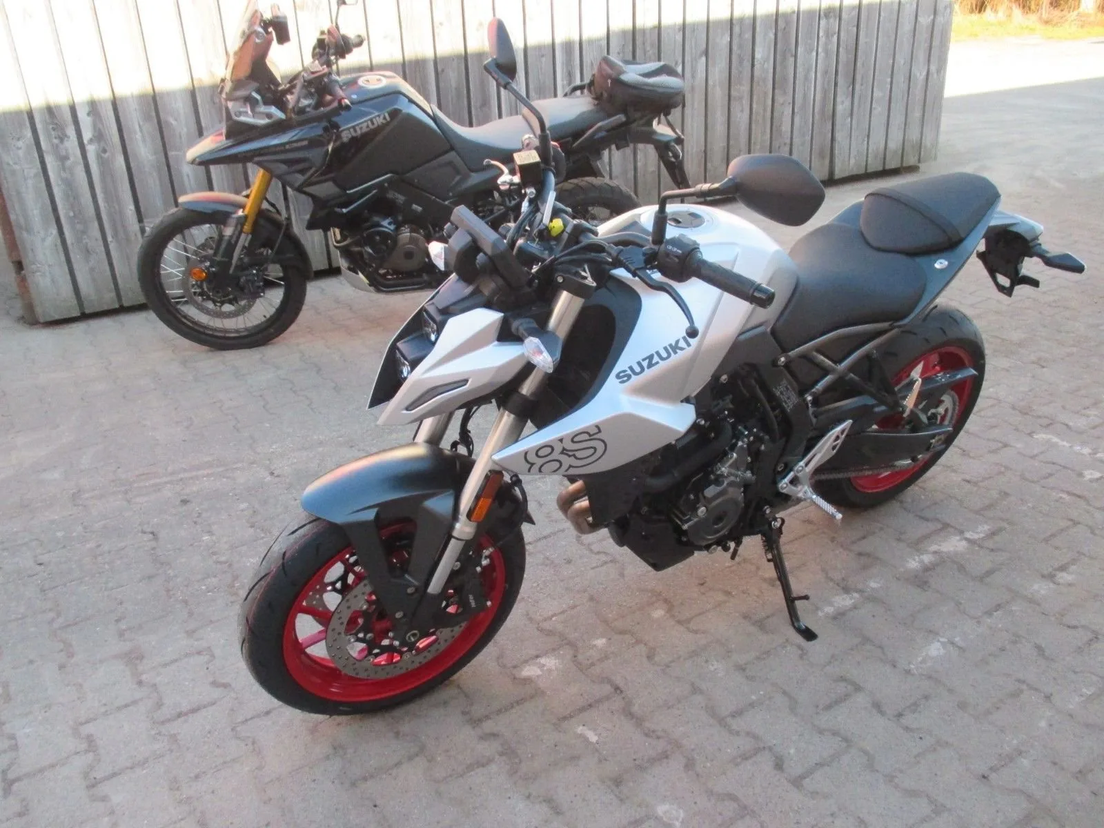 Suzuki GSX-8S