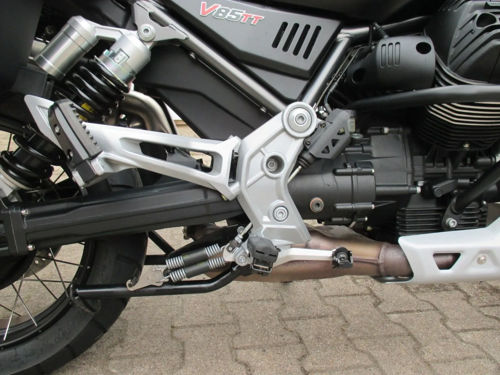 Moto Guzzi V85 TT