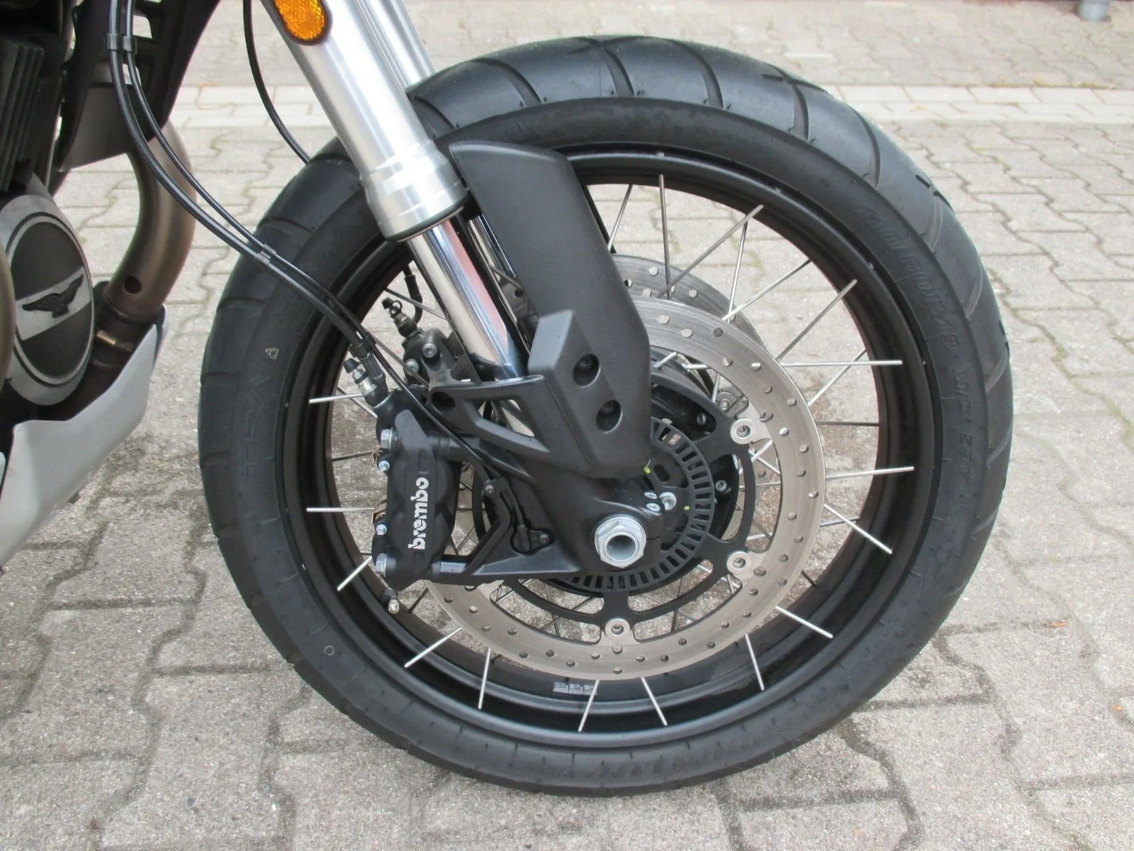 Moto Guzzi V85 TT