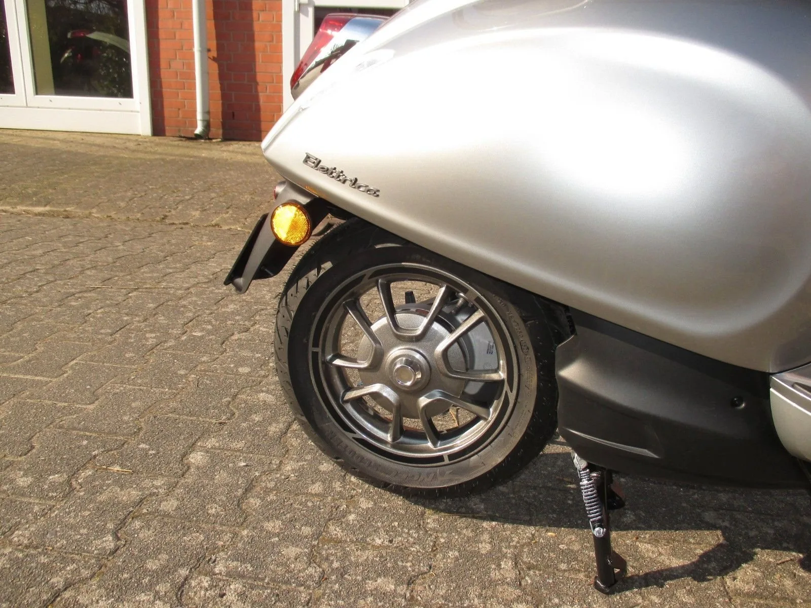 Vespa Elettrica 45 km/h