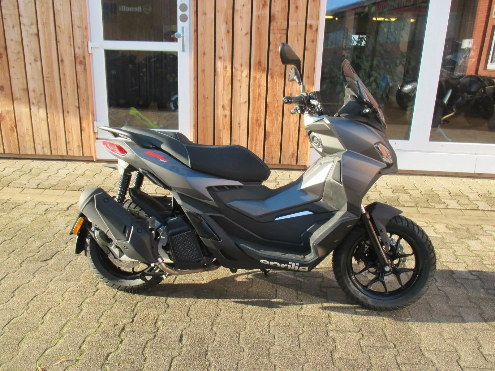 Aprilia SR GT 125