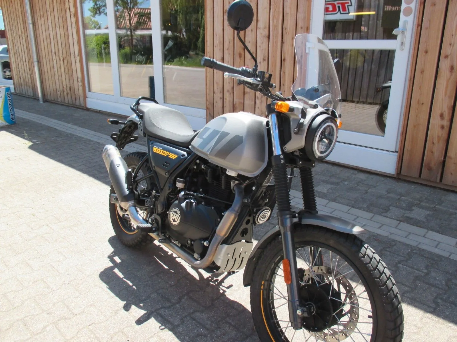 Royal Enfield Scram 411