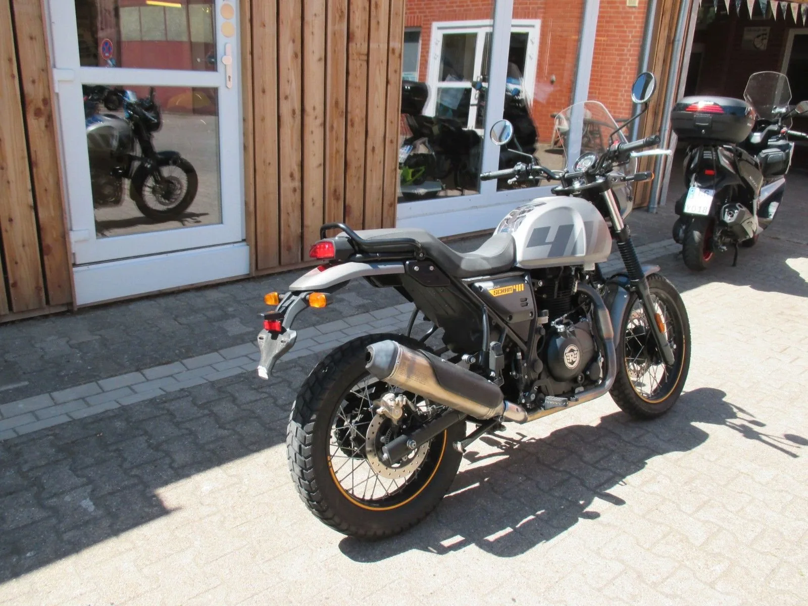 Royal Enfield Scram 411